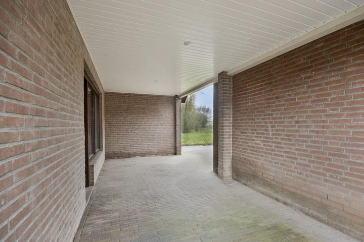 Foto 38 van Wethouder Bruensstraat 2-A