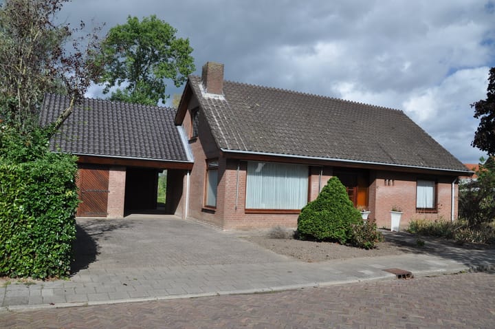 Foto 42 van Wethouder Bruensstraat 2-A