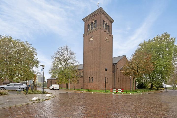 Foto 53 van Wethouder Bruensstraat 2-A