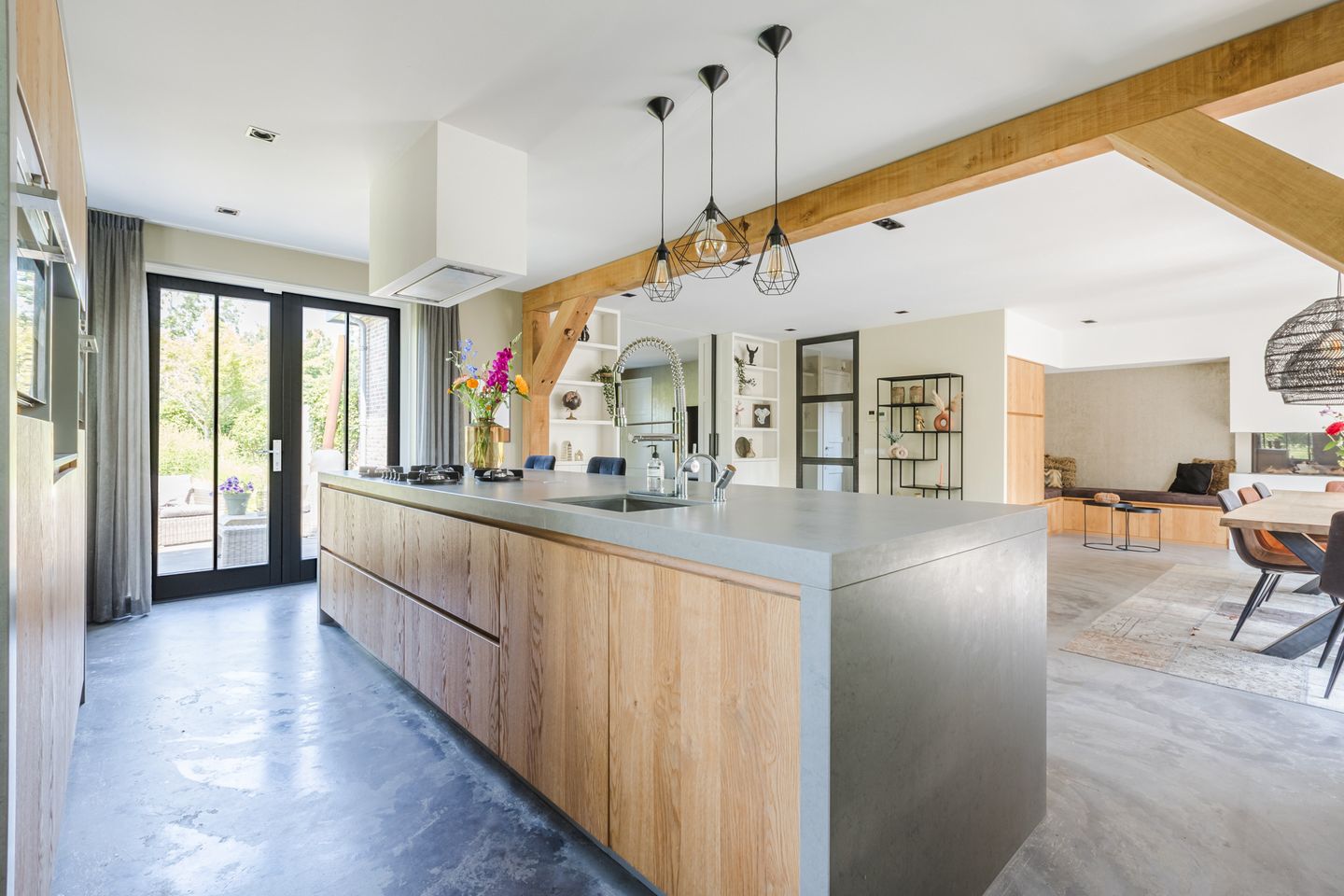 Photo 10 of Zwanebloem 18