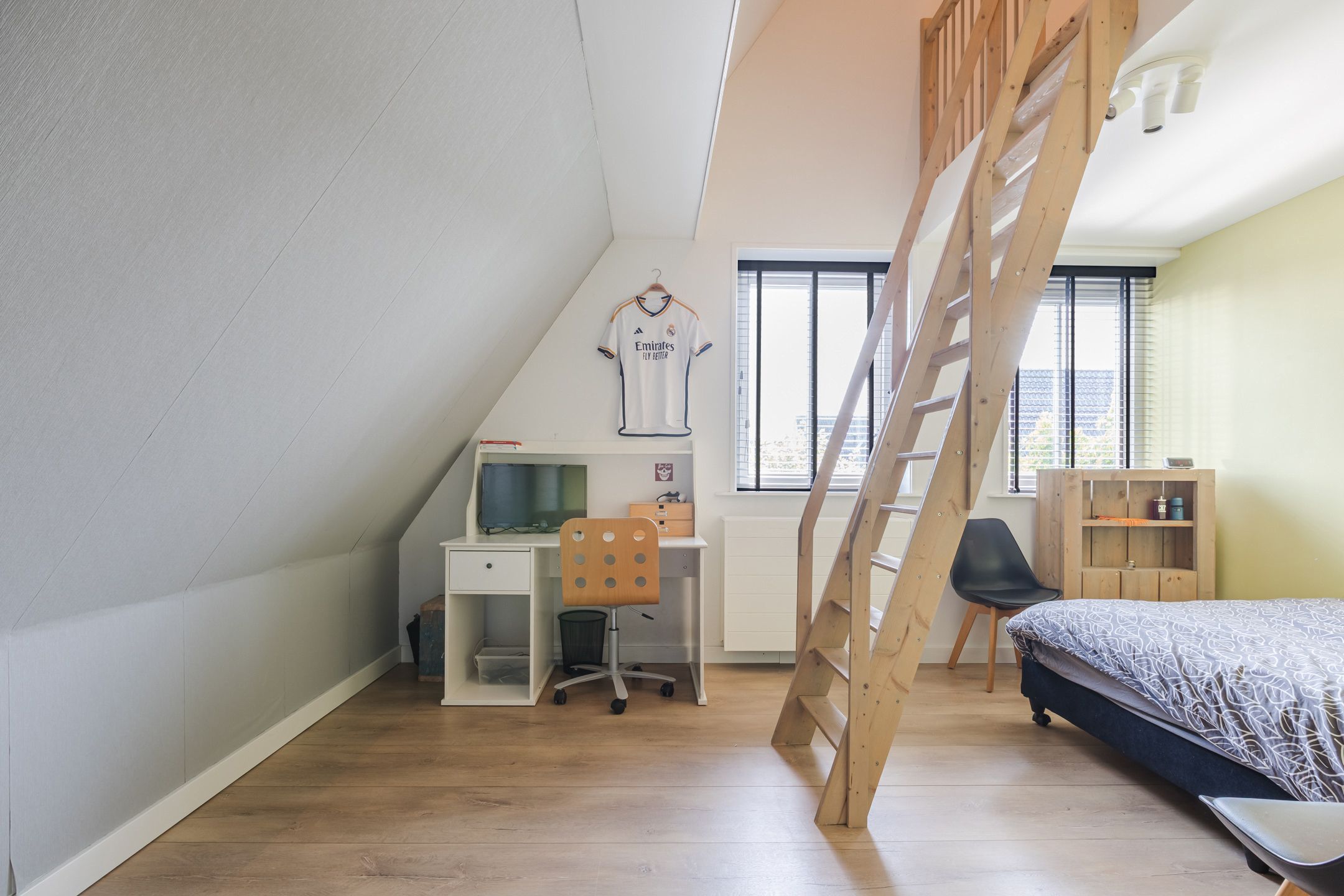 Photo 33 of Zwanebloem 18