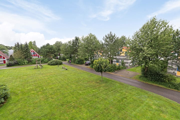 Photo 4 of Roegeweg 1-5