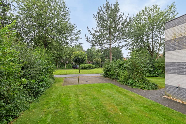 Foto 8 van Roegeweg 1-5