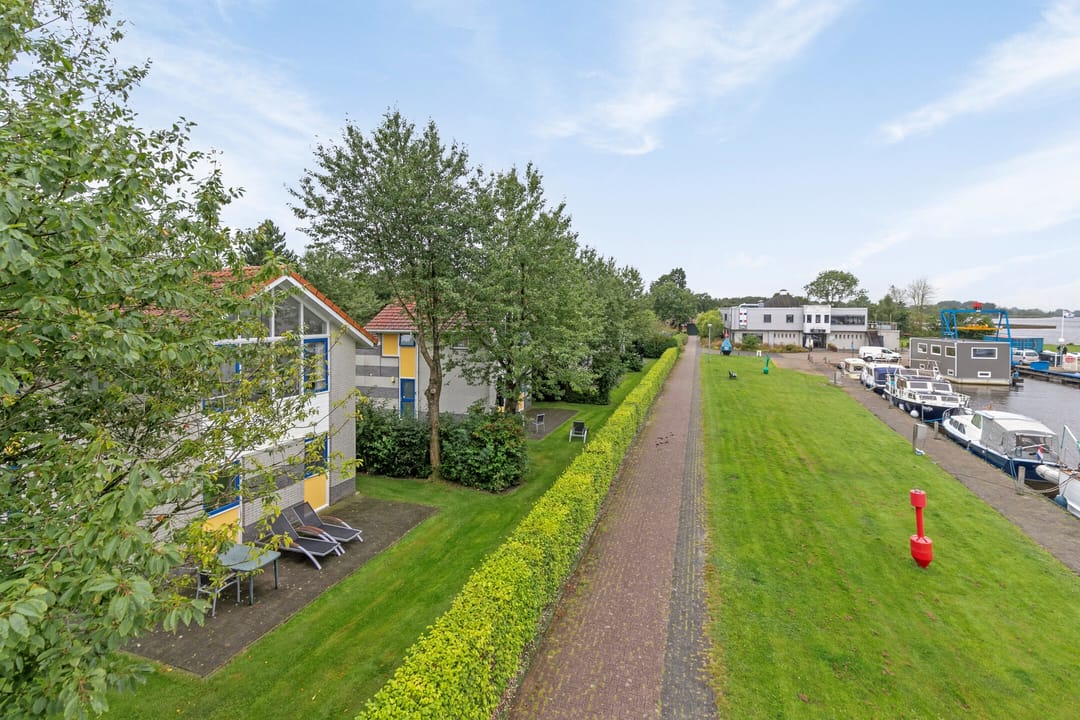 Photo 37 of Roegeweg 1-5