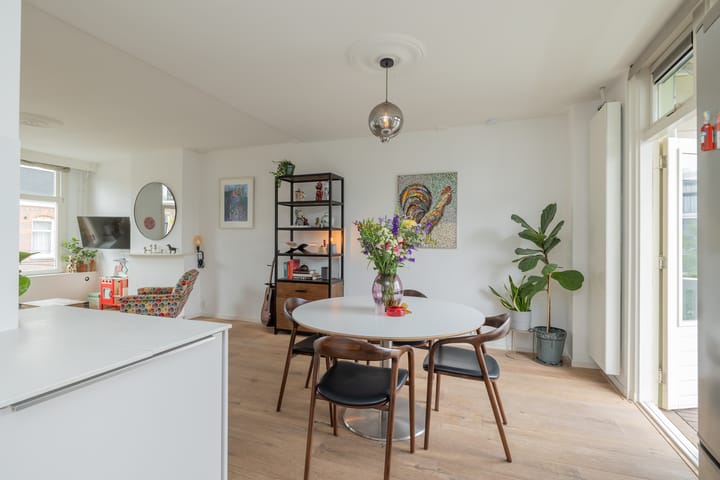 Foto 17 van Van Hogendorpstraat 142-3