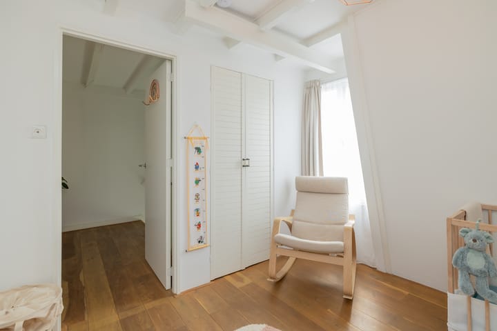 Foto 24 van Van Hogendorpstraat 142-3