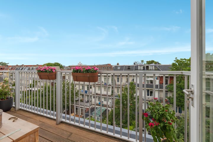 Foto 35 van Van Hogendorpstraat 142-3