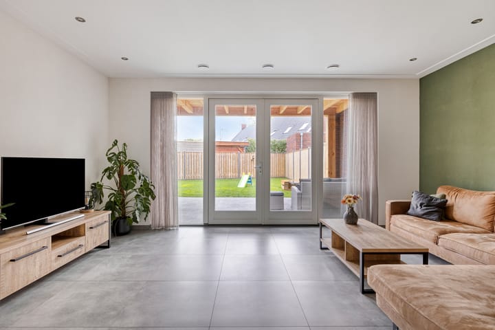 Photo 10 of Toon van den Bornestraat 8-C