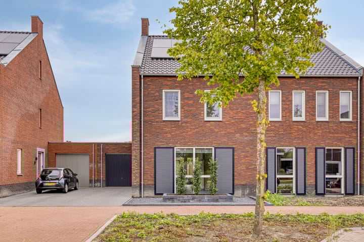 Photo 24 of Toon van den Bornestraat 8-C