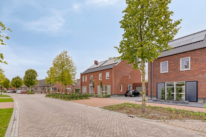 Photo 29 of Toon van den Bornestraat 8-C