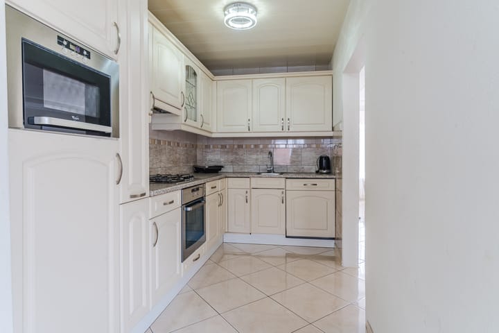 Photo 3 of Hertshoornstraat 13