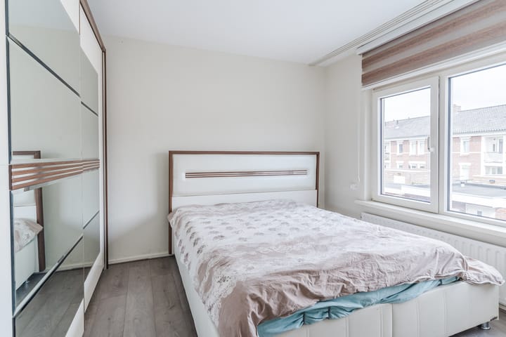 Photo 4 of Hertshoornstraat 13