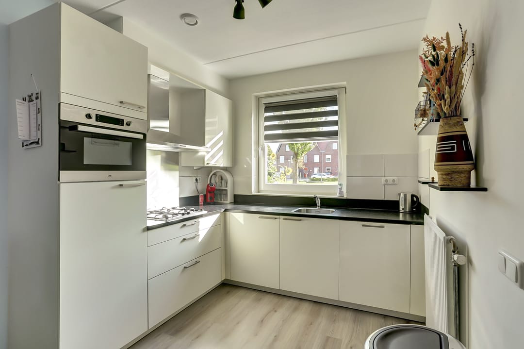 Photo 2 of Meidoornstraat 2