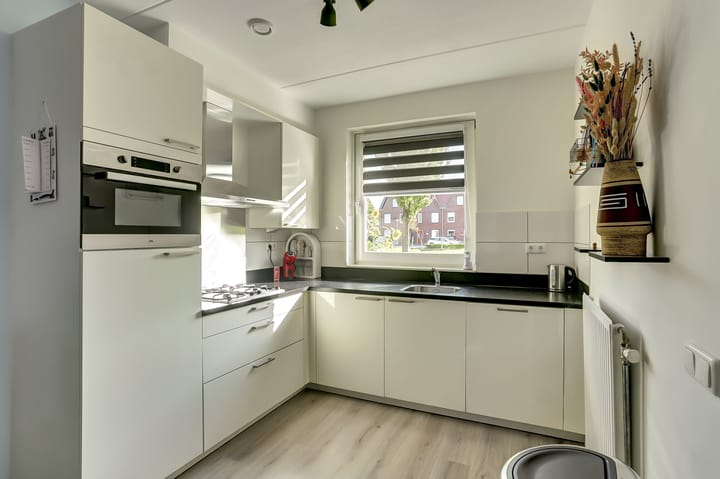 Foto 2 van Meidoornstraat 2