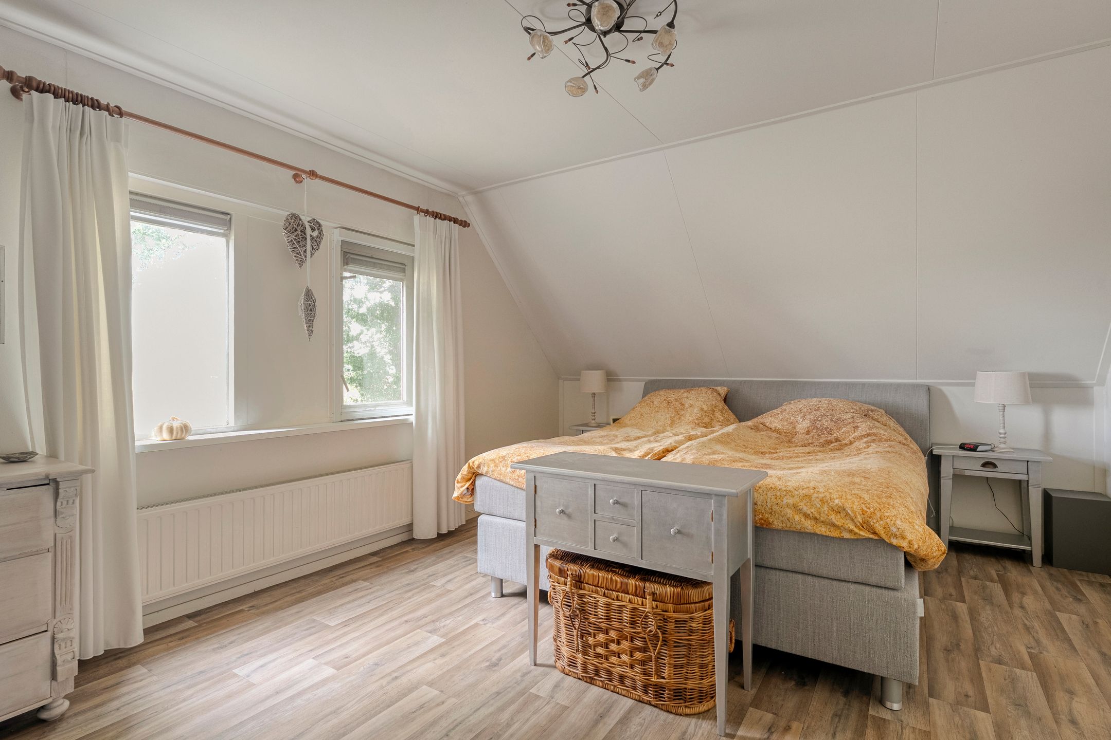 Foto 21 van Zonnebloemweg 10-017