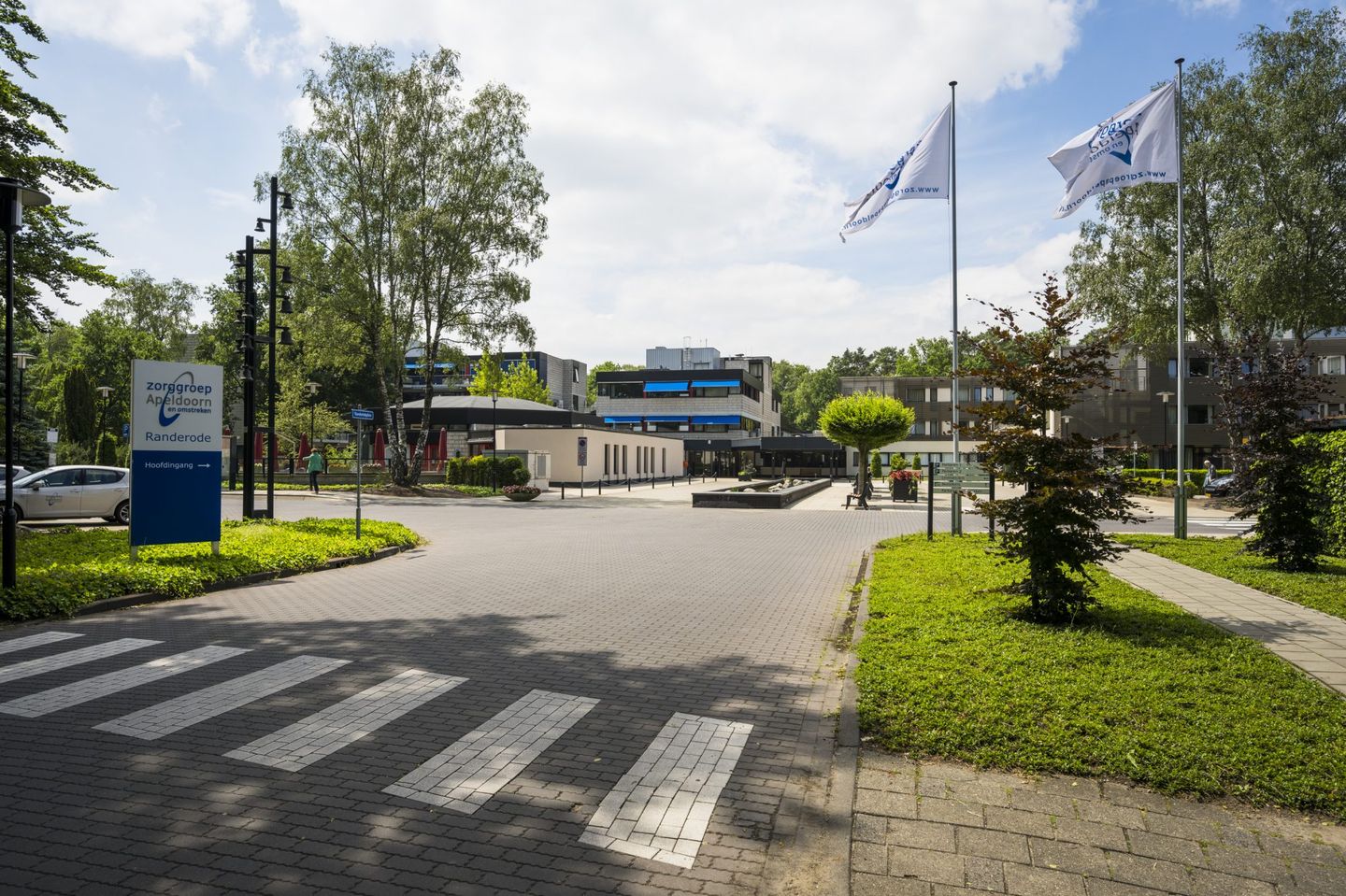 View photo 2 of Zuster Meyboomlaan 10