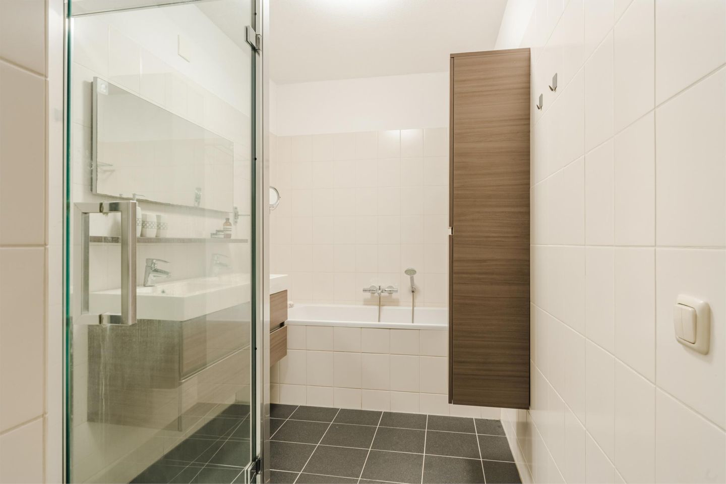 Photo 25 of Wijnbrugstraat 128