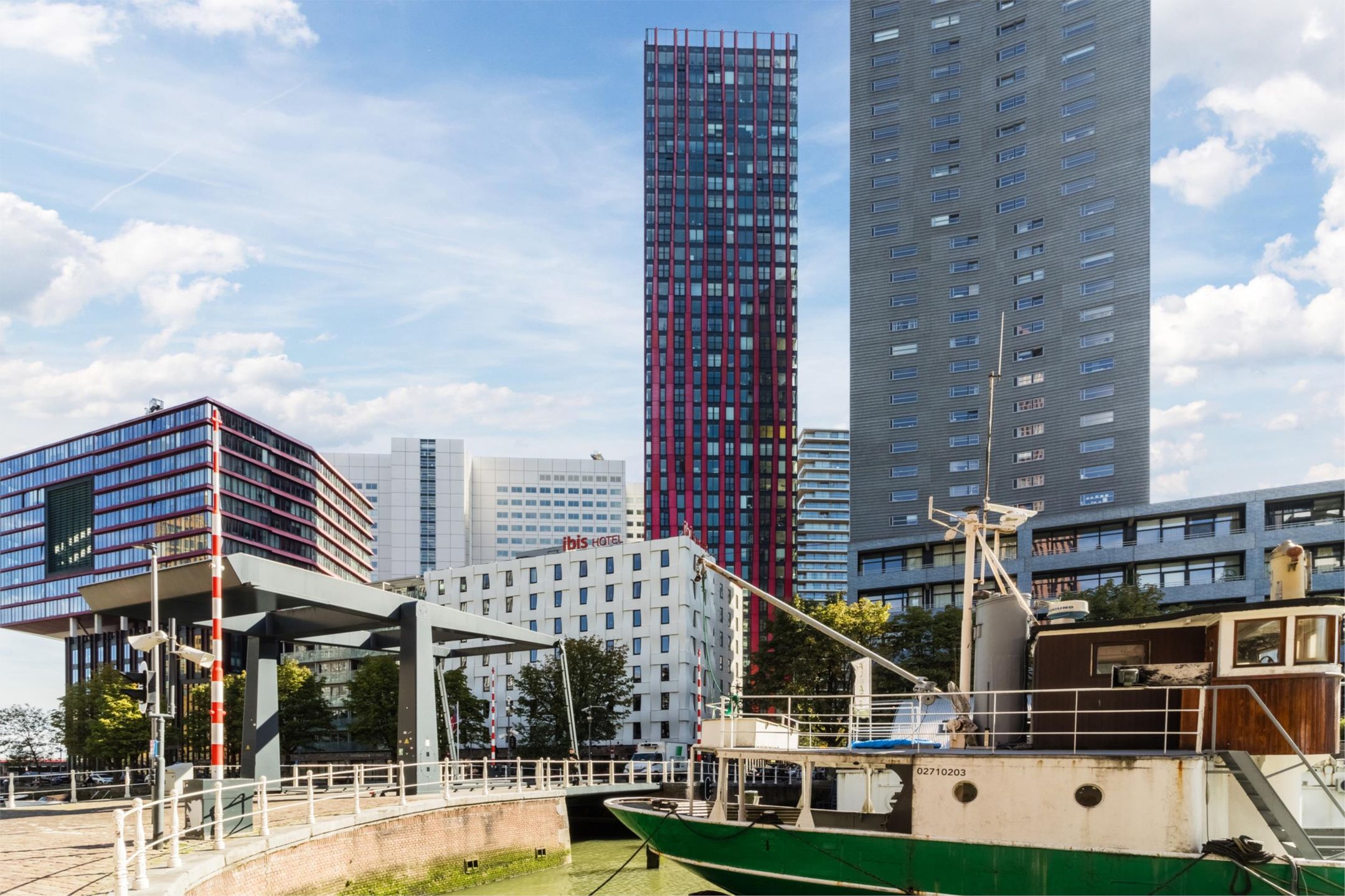 Photo 36 of Wijnbrugstraat 128