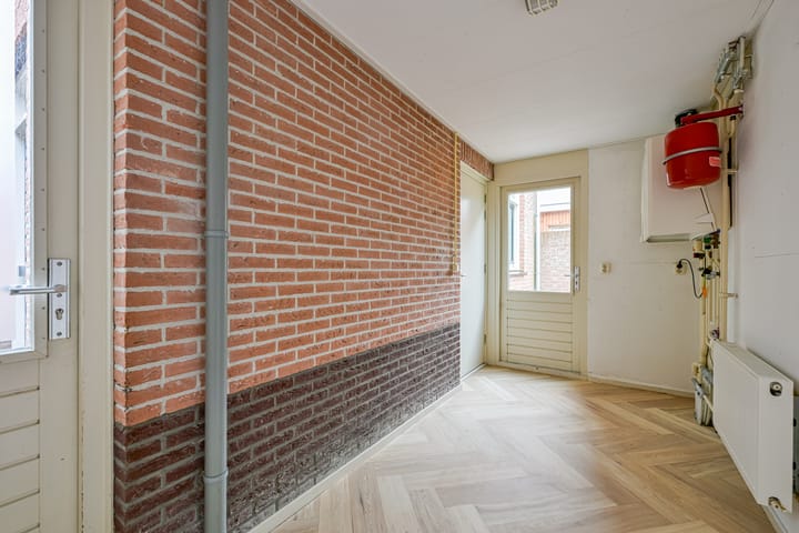 Photo 10 of Nieuweweg 4