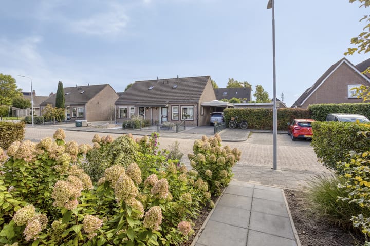 Foto 32 van Clematisstraat 3