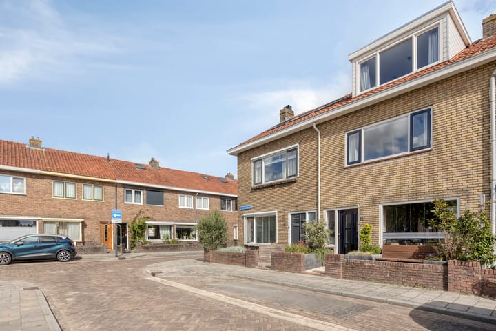 Foto 7 van L. Huismanstraat 4