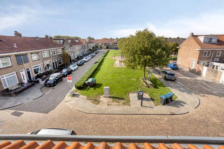 Foto 35 van L. Huismanstraat 4