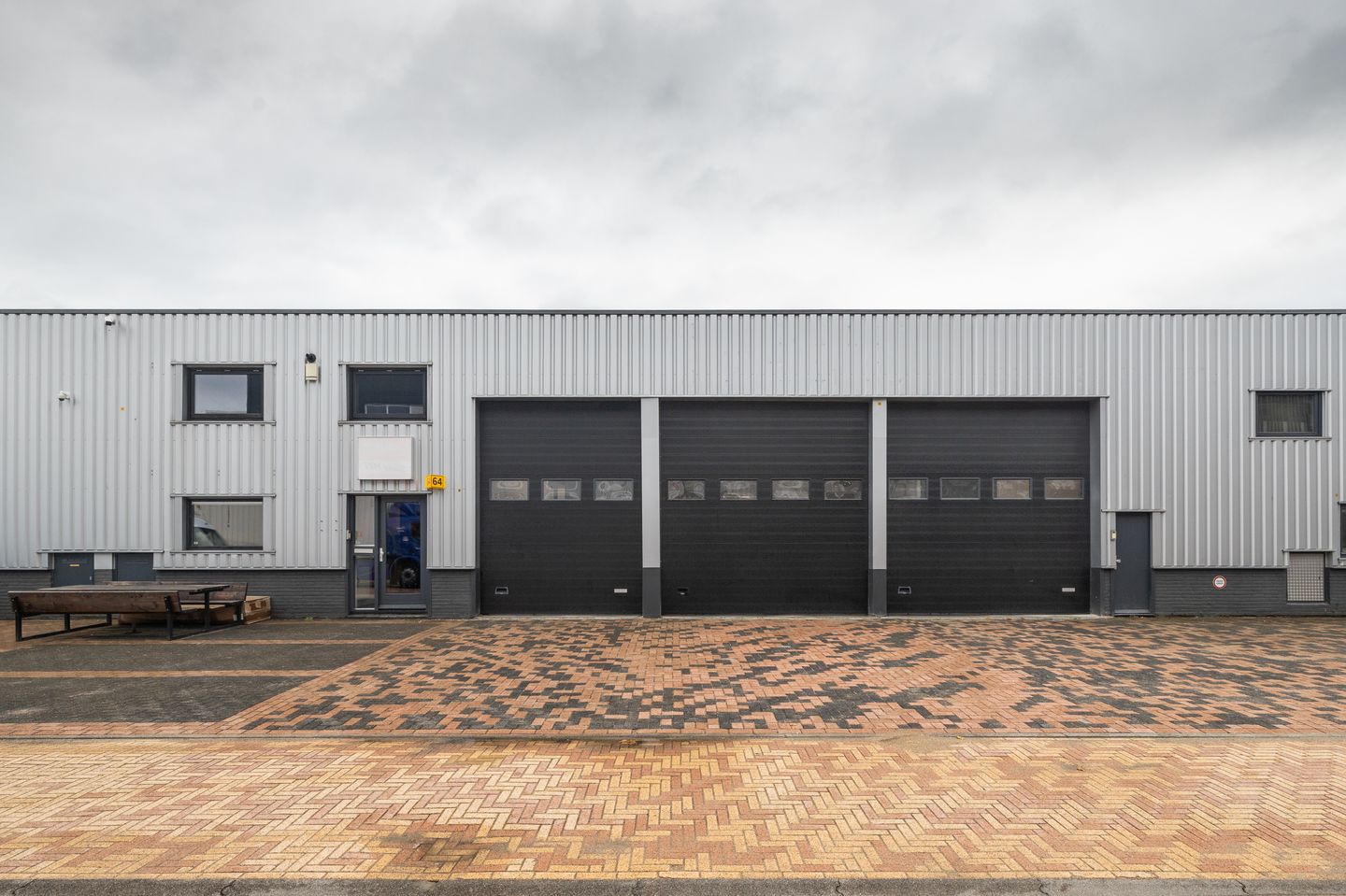 Bekijk foto 1 van Industrieweg 64