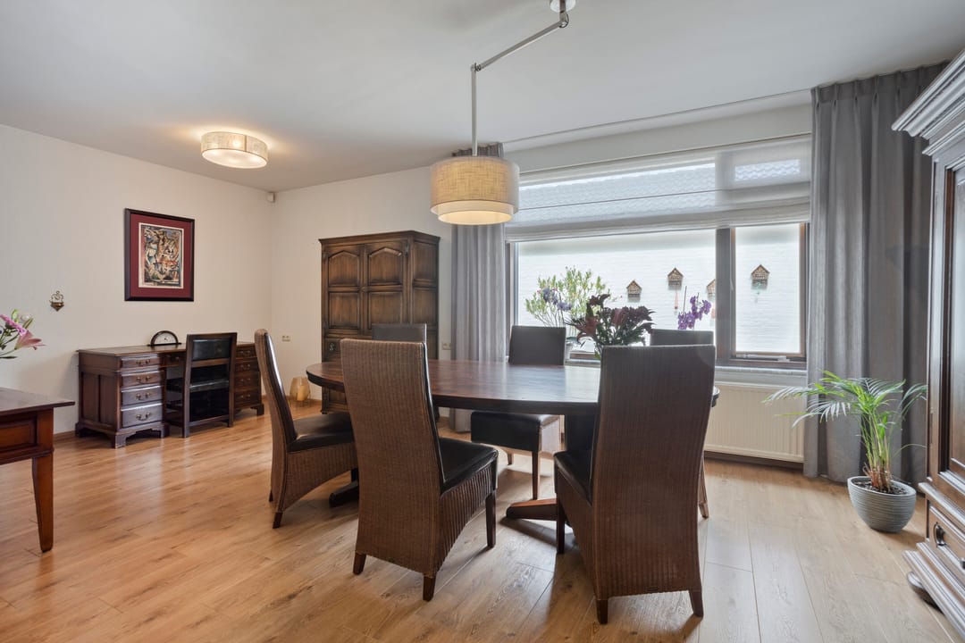 Photo 8 of Stationsweg 80