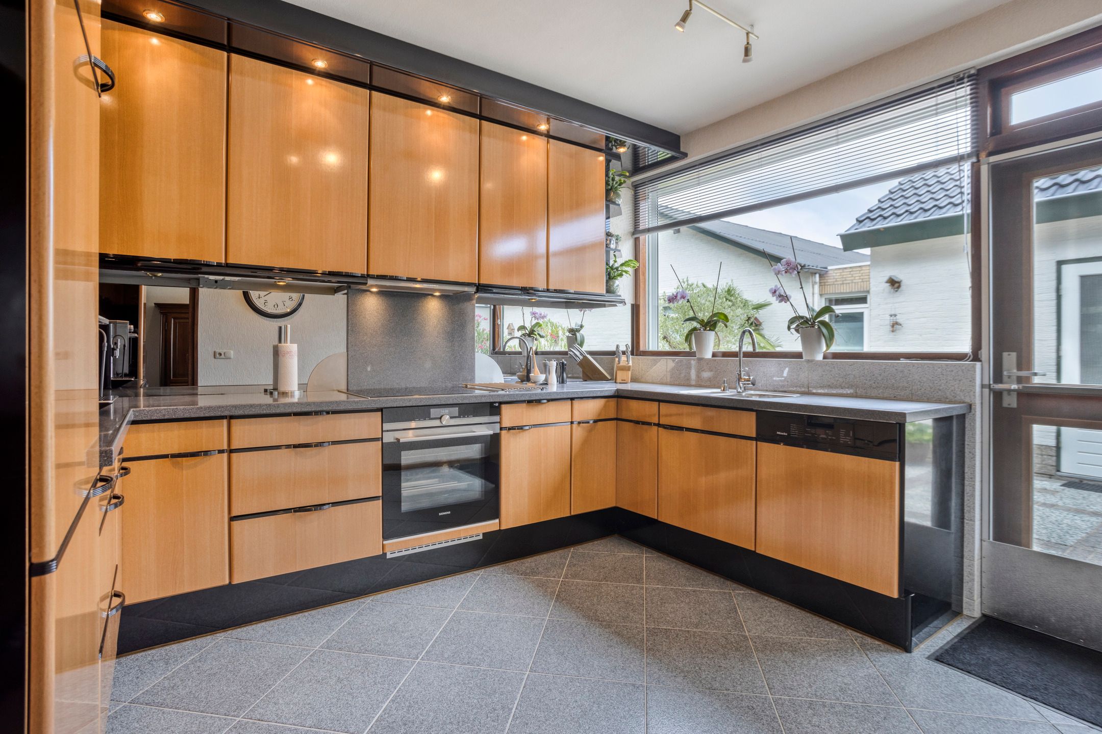 Photo 12 of Stationsweg 80