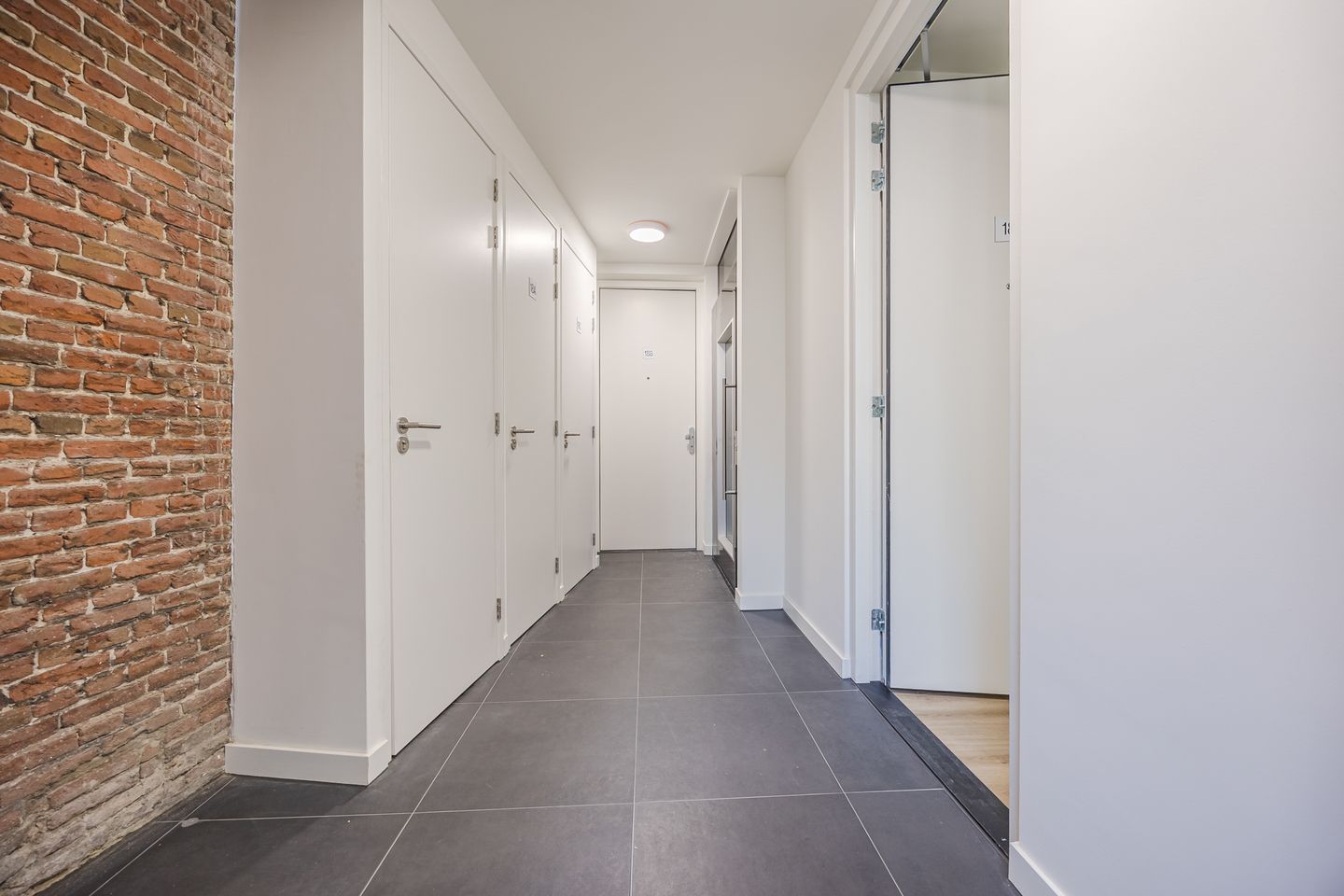 Foto 10 van Roosendaalsestraat 18-B