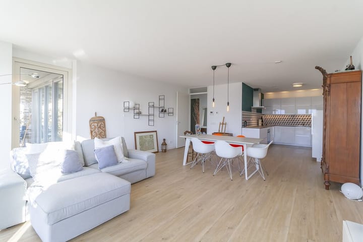 Photo 4 of Mary van der Sluisstraat 418