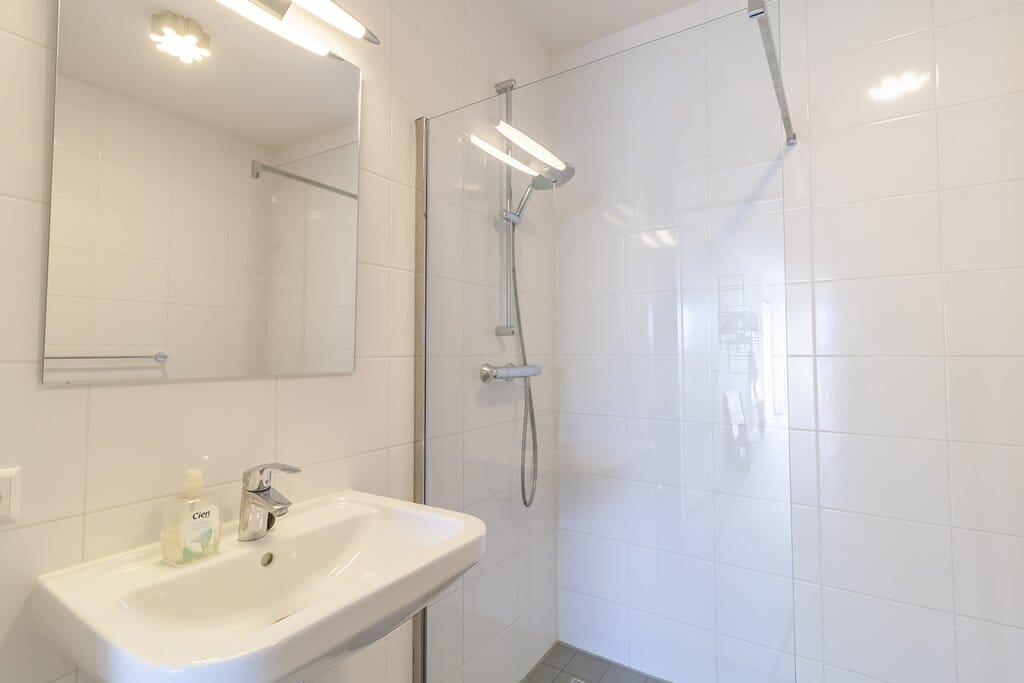 Photo 15 of Mary van der Sluisstraat 418