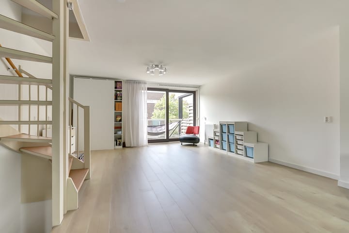 Foto 15 van Hooghalenstraat 16