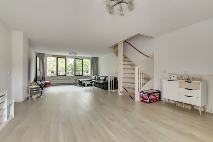 Foto 16 van Hooghalenstraat 16