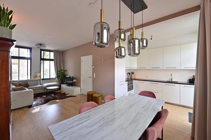 Foto 10 van Van Leeuwenhoekstraat 5