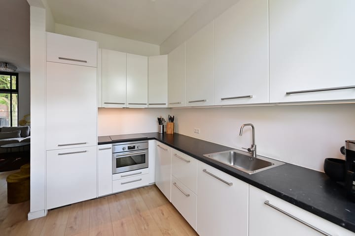 Foto 11 van Van Leeuwenhoekstraat 5