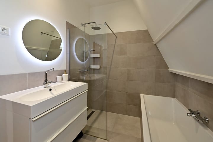 Foto 14 van Van Leeuwenhoekstraat 5