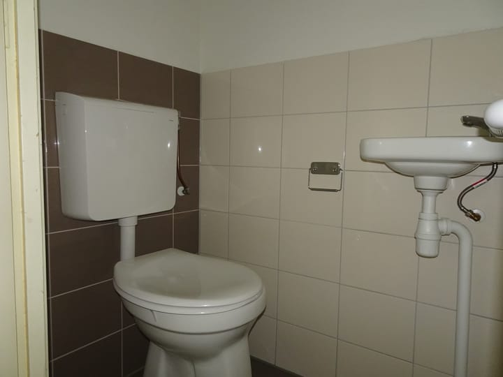 Photo 8 of Van Eckstraat 9