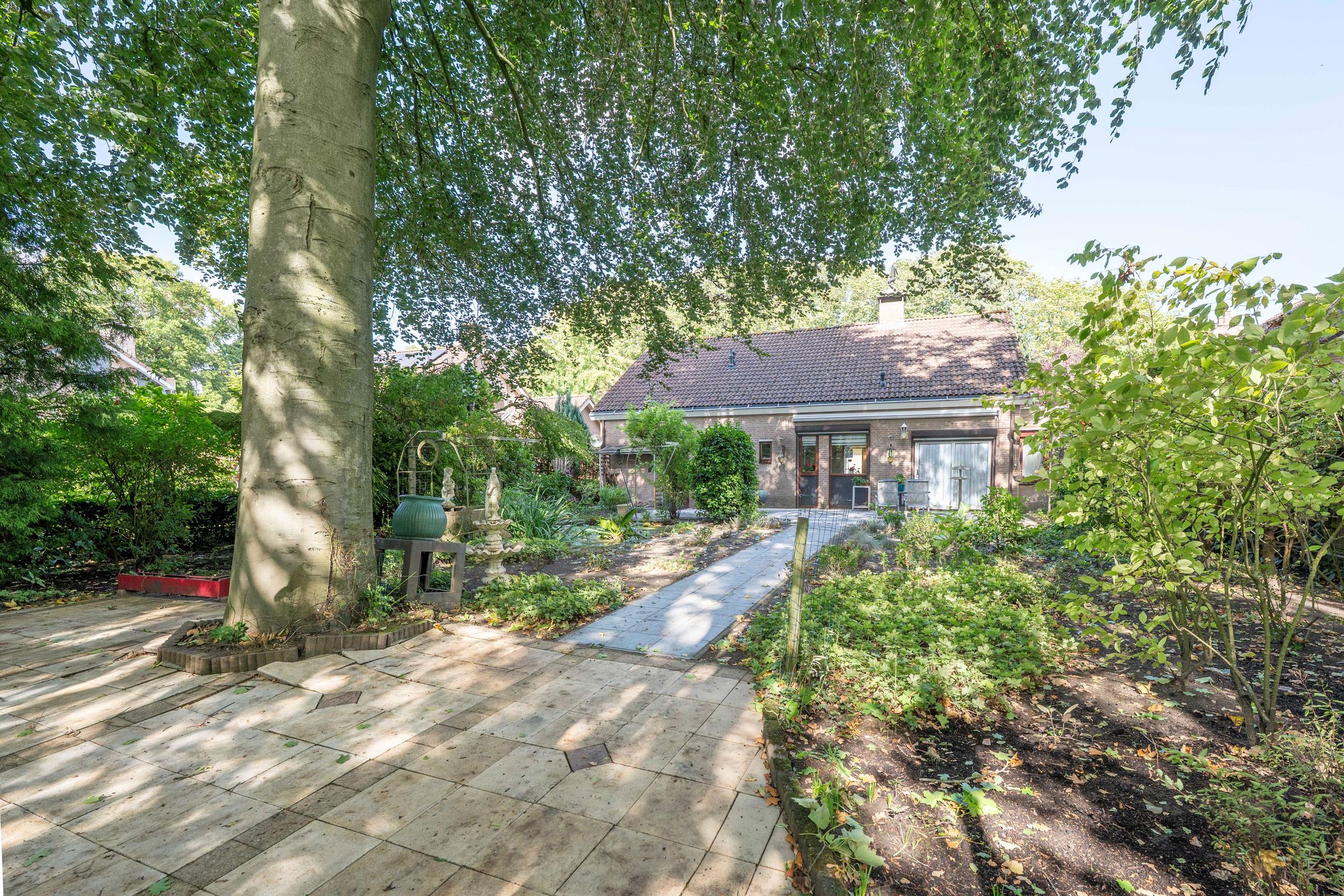 Foto 3 van Mgr. Van Hooydonklaan 3