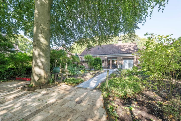 Foto 3 van Mgr. Van Hooydonklaan 3