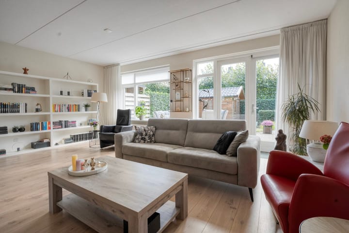 Foto 15 van Pieter de Hoochstraat 84