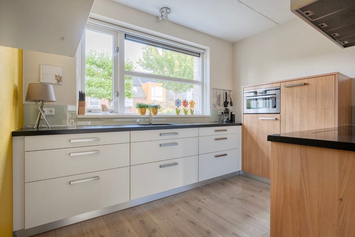 Foto 19 van Pieter de Hoochstraat 84