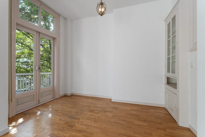 Photo 9 of Koninginneweg 141-2