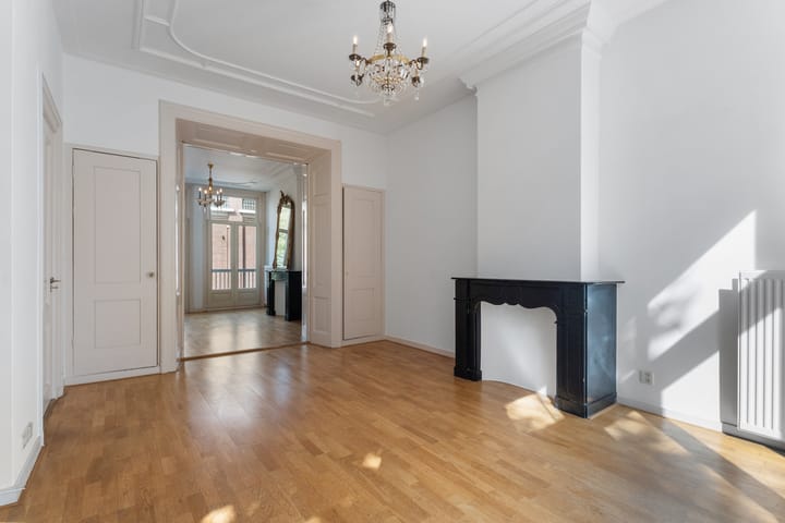 Photo 13 of Koninginneweg 141-2