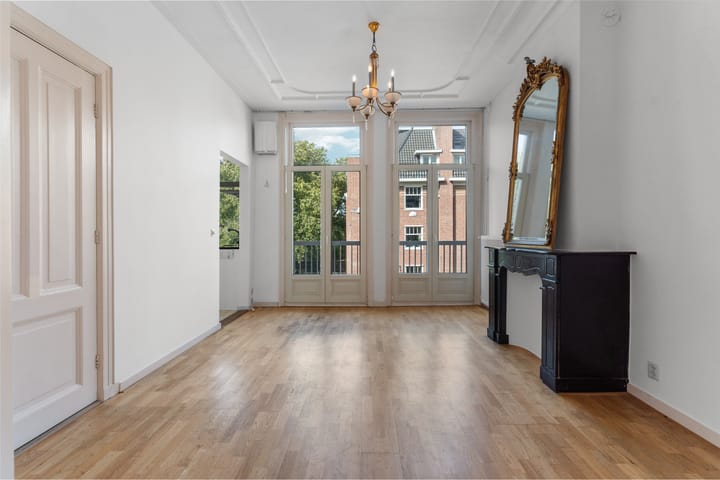 Photo 14 of Koninginneweg 141-2