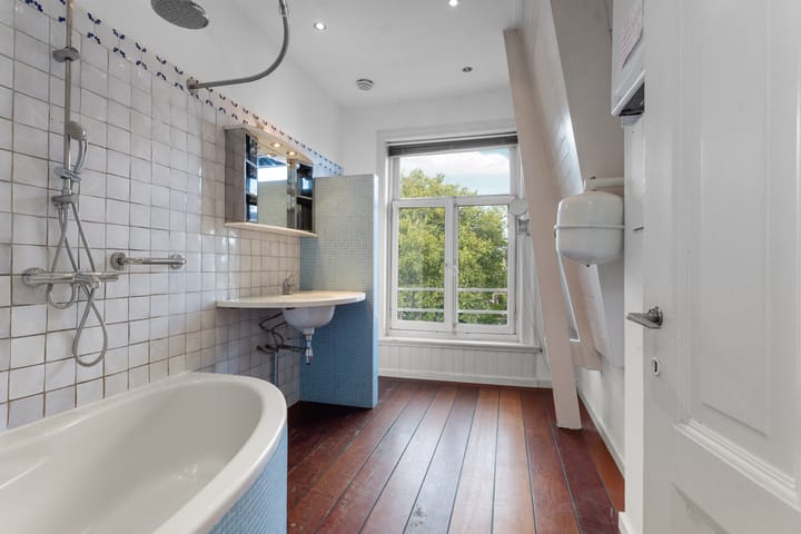 Photo 27 of Koninginneweg 141-2