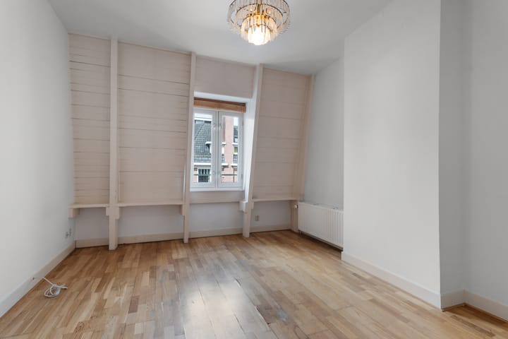 Photo 31 of Koninginneweg 141-2