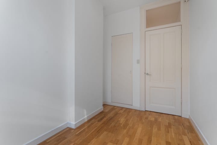 Photo 41 of Koninginneweg 141-2