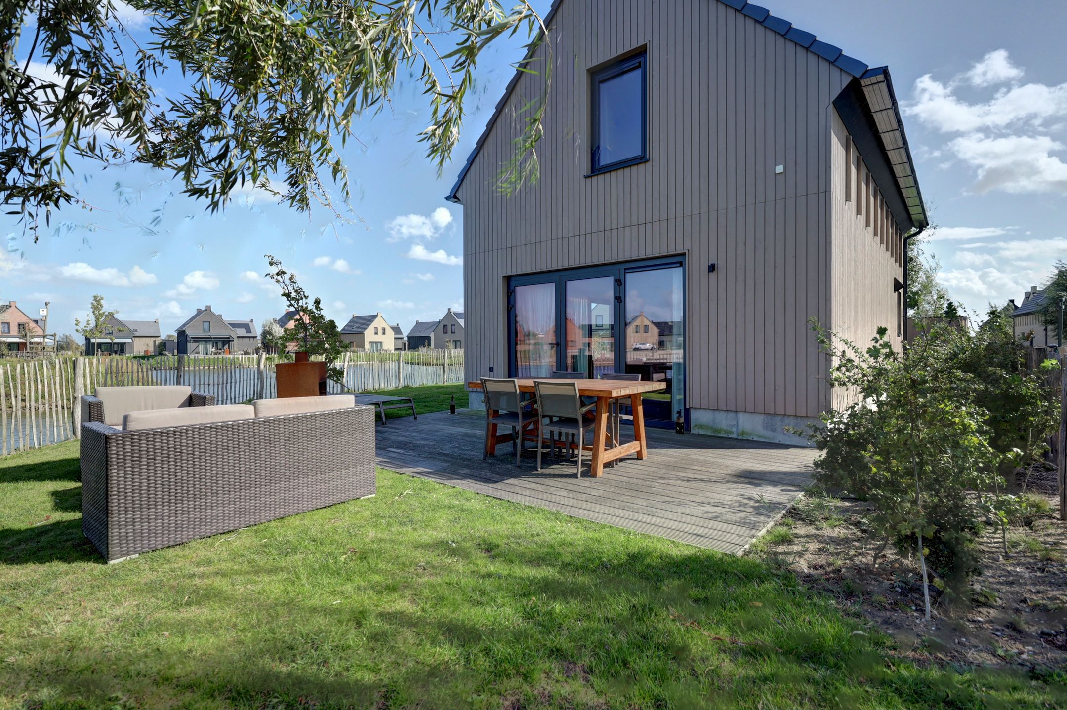 2-bedroom freehold villa in Wolphaartsdijk — photo 3 of 5