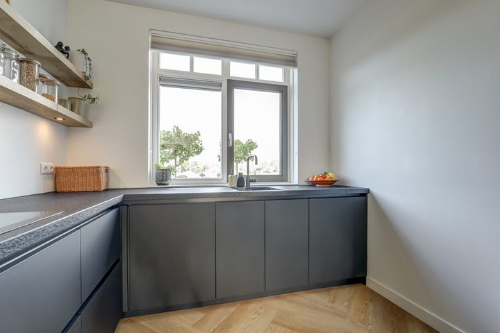 Photo 15 of Amforastraat 16